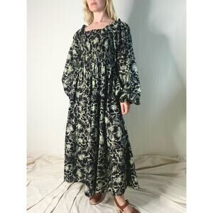 MILLE RESORT Catherine Long Sleeve Maxi Dress in Black Hibiscus US XSMALL